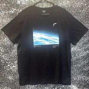 Old Navy Graphic Earth T-Shirt